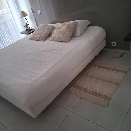 Hyper Parking Prive A 3 Min A Pied, Raphael Apartament